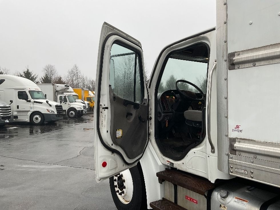 Medium Duty Box Truck-Light and Medium Duty Trucks-Freightliner-2019-M2-Perrysburg-OH-267,038\n\t\tmiles-$ 37,000 - Image 13