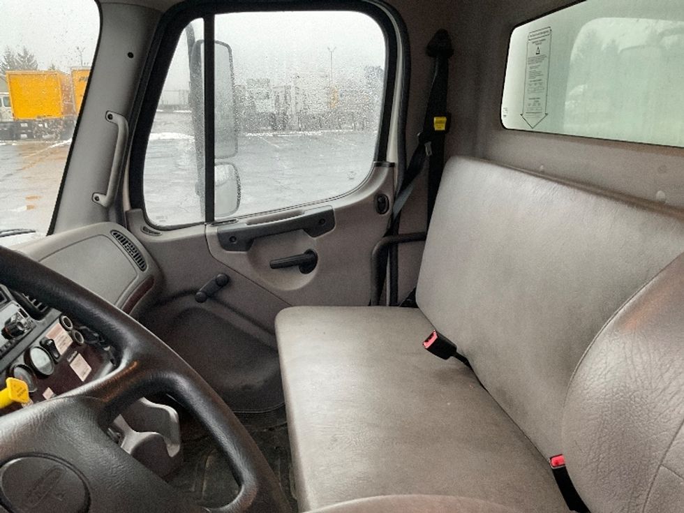 Medium Duty Box Truck-Light and Medium Duty Trucks-Freightliner-2019-M2-Perrysburg-OH-267,038\n\t\tmiles-$ 37,000 - Image 16