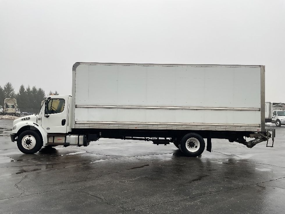 Medium Duty Box Truck-Light and Medium Duty Trucks-Freightliner-2019-M2-Perrysburg-OH-267,038\n\t\tmiles-$ 37,000 - Image 23