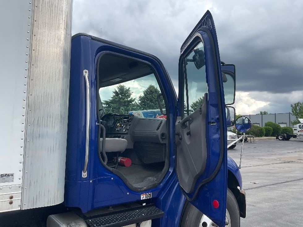 Medium Duty Box Truck-Light and Medium Duty Trucks-Freightliner-2019-M2-Perrysburg-OH-91,834\n\t\tmiles-$ 53,500 - Image 20