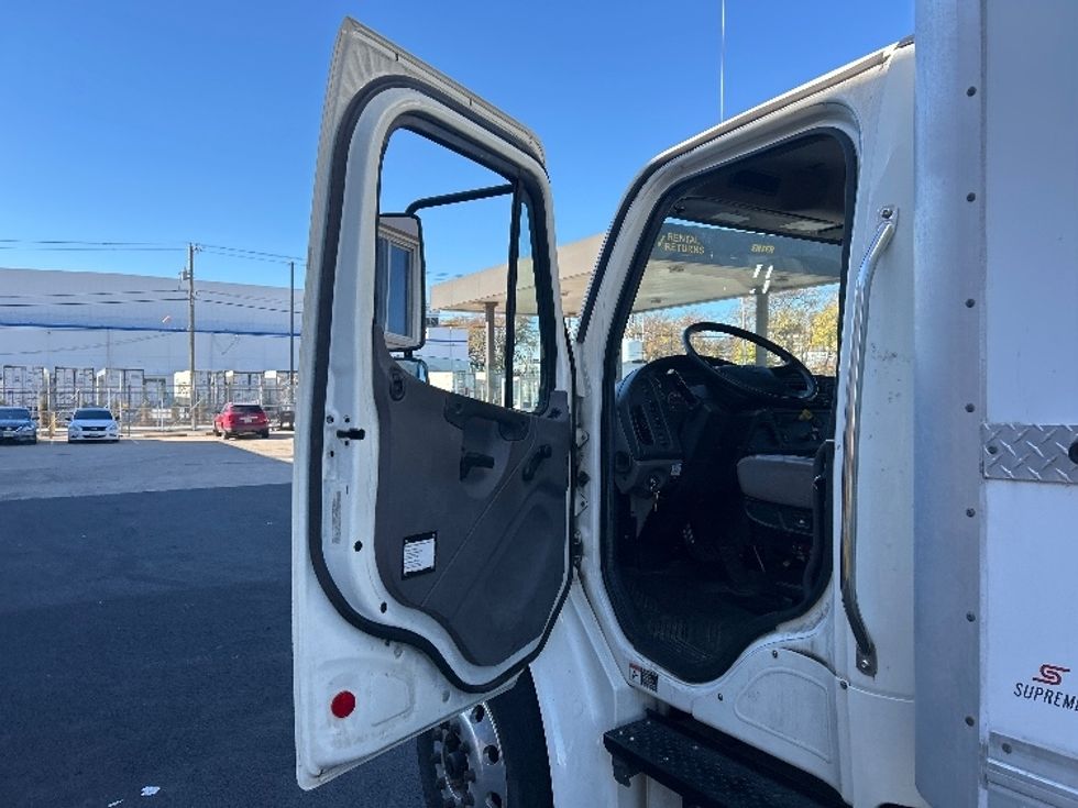 Medium Duty Box Truck-Light and Medium Duty Trucks-Freightliner-2019-M2-Philadelphia-PA-110,972\n\t\tmiles-$ 48,000 - Image 16