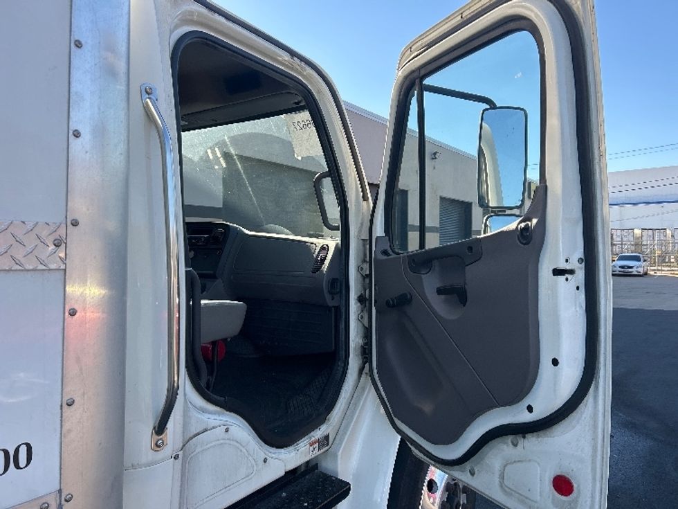 Medium Duty Box Truck-Light and Medium Duty Trucks-Freightliner-2019-M2-Philadelphia-PA-110,972\n\t\tmiles-$ 48,000 - Image 20