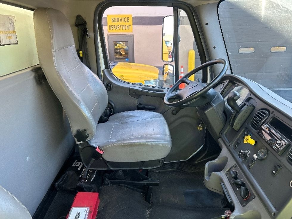 Medium Duty Box Truck-Light and Medium Duty Trucks-Freightliner-2019-M2-Philadelphia-PA-110,972\n\t\tmiles-$ 48,000 - Image 22