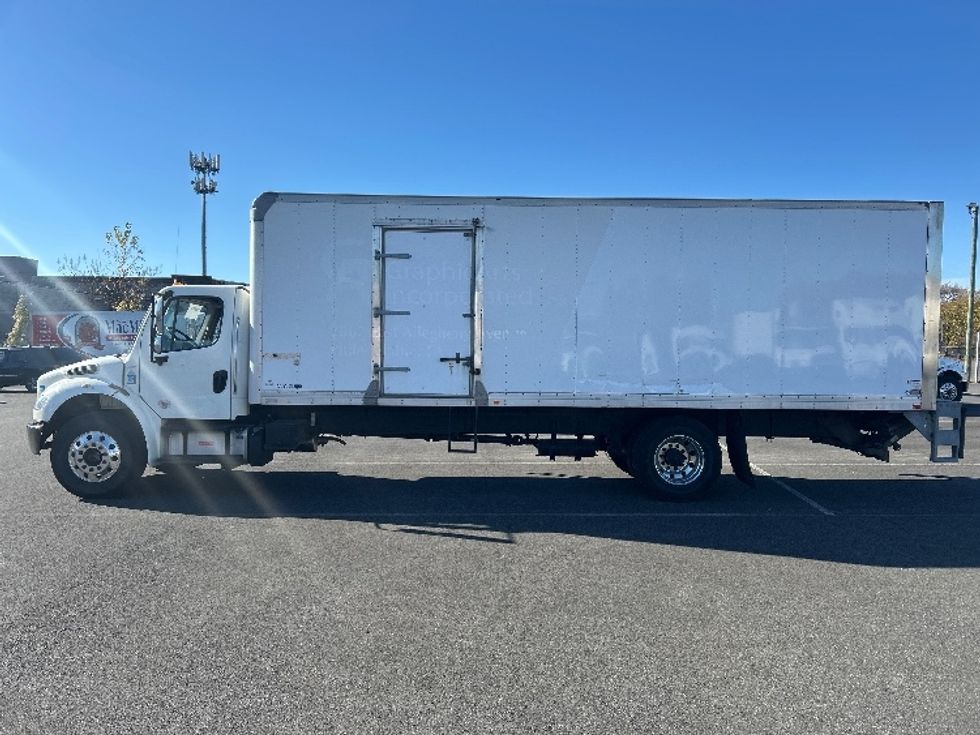 Medium Duty Box Truck-Light and Medium Duty Trucks-Freightliner-2019-M2-Philadelphia-PA-110,972\n\t\tmiles-$ 48,000 - Image 4