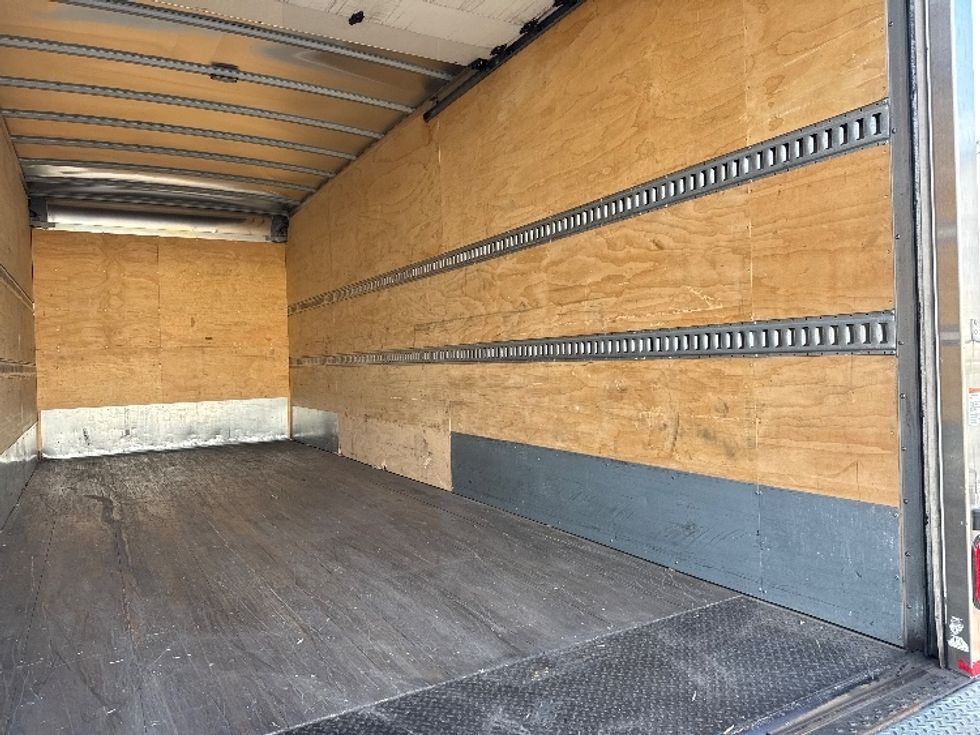 Medium Duty Box Truck-Light and Medium Duty Trucks-Freightliner-2019-M2-Philadelphia-PA-52,852\n\t\tmiles-$ 60,250 - Image 12