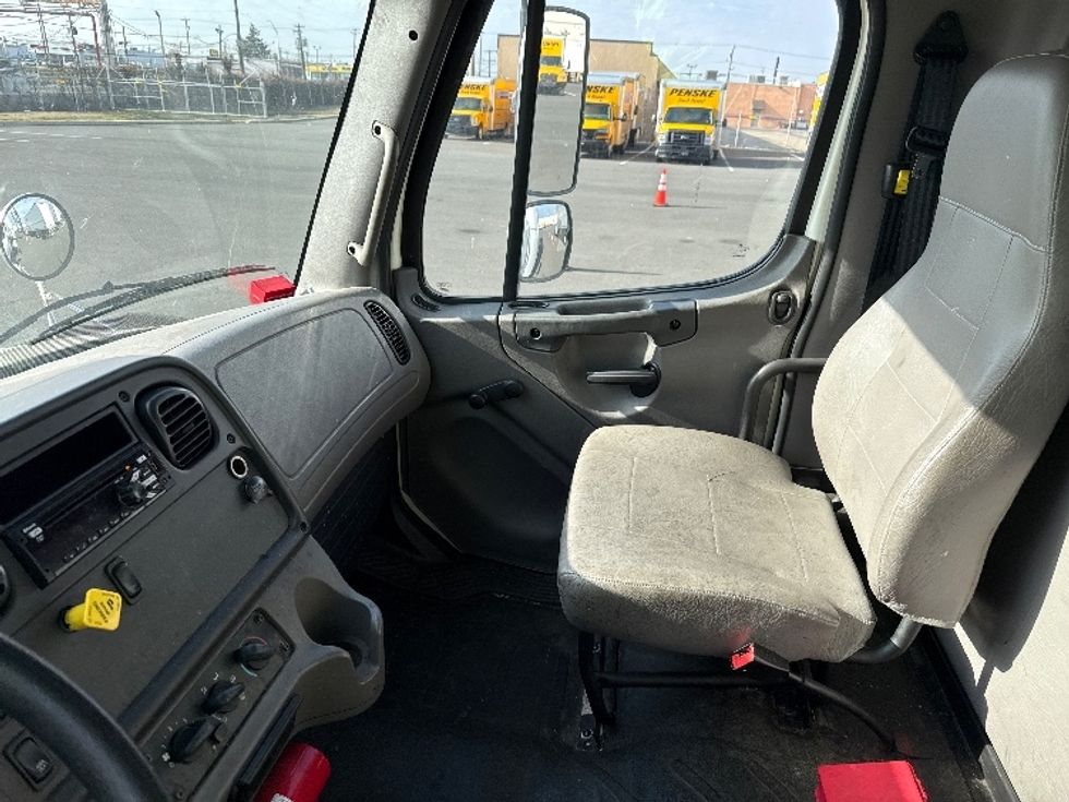 Medium Duty Box Truck-Light and Medium Duty Trucks-Freightliner-2019-M2-Philadelphia-PA-52,852\n\t\tmiles-$ 60,250 - Image 19