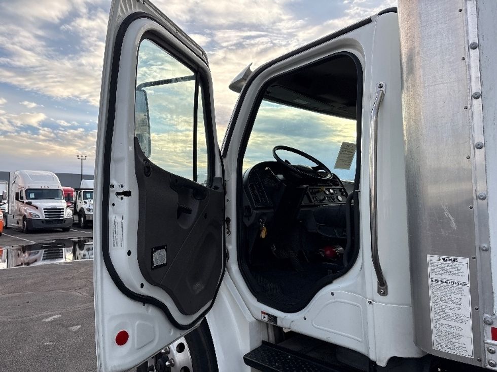Medium Duty Box Truck-Light and Medium Duty Trucks-Freightliner-2019-M2-Phoenix-AZ-109,803\n\t\tmiles-$ 57,000 - Image 16