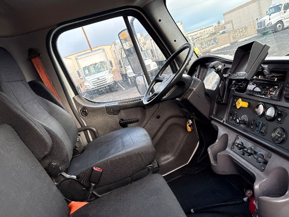 Medium Duty Box Truck-Light and Medium Duty Trucks-Freightliner-2019-M2-Phoenix-AZ-109,803\n\t\tmiles-$ 57,000 - Image 21