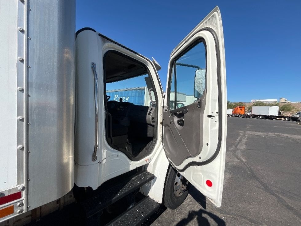 Medium Duty Box Truck-Light and Medium Duty Trucks-Freightliner-2019-M2-Phoenix-AZ-116,683\n\t\tmiles-$ 56,250 - Image 19