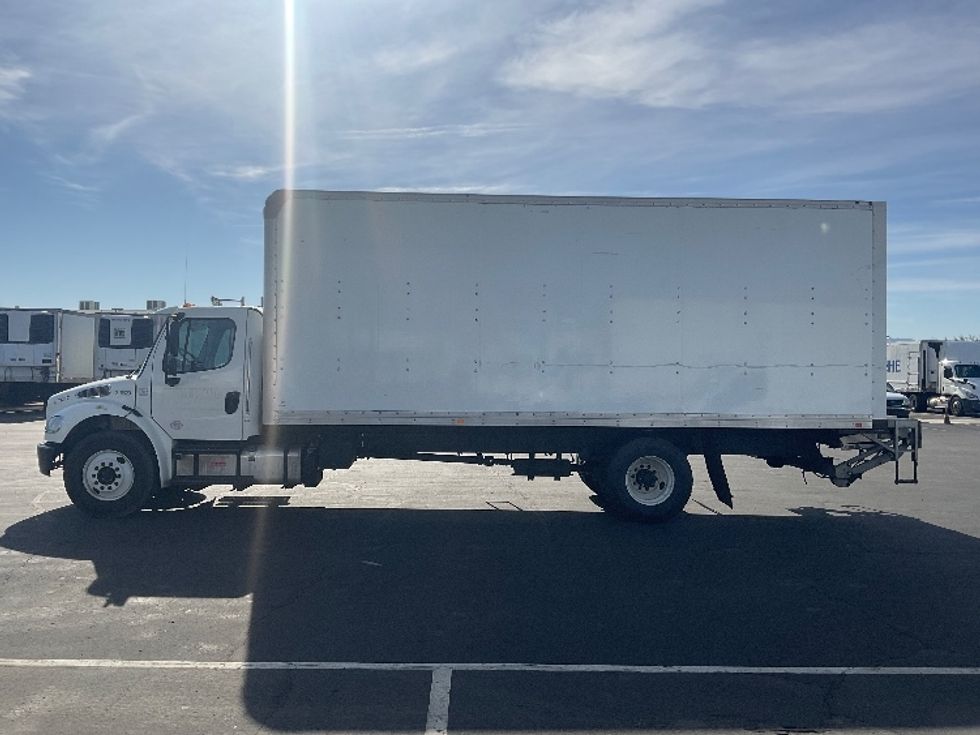 Medium Duty Box Truck-Light and Medium Duty Trucks-Freightliner-2019-M2-Phoenix-AZ-123,852\n\t\tmiles-$ 57,750 - Image 4