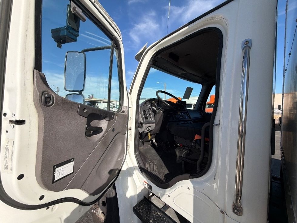 Medium Duty Box Truck-Light and Medium Duty Trucks-Freightliner-2019-M2-Phoenix-AZ-124,173\n\t\tmiles-$ 54,000 - Image 16