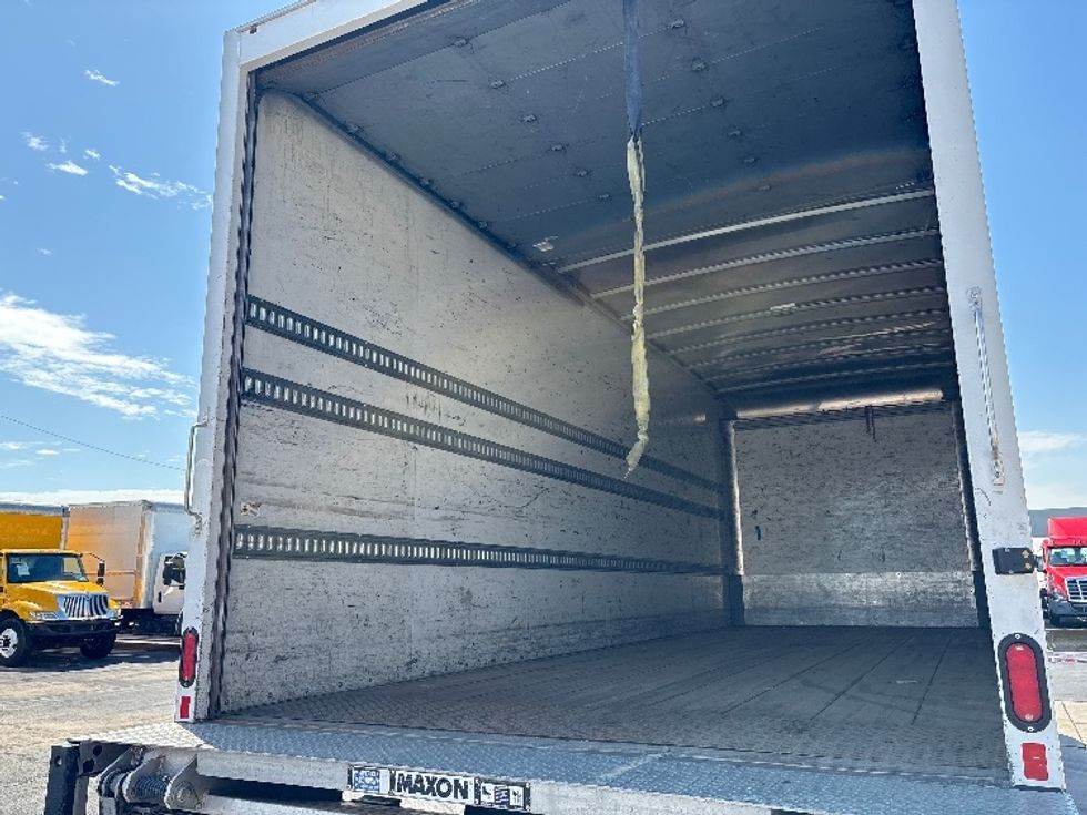 Medium Duty Box Truck-Light and Medium Duty Trucks-Freightliner-2019-M2-Phoenix-AZ-137,677\n\t\tmiles-$ 57,250 - Image 11