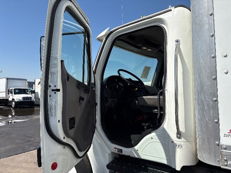 Medium Duty Box Truck-Light and Medium Duty Trucks-Freightliner-2019-M2-Phoenix-AZ-137,677\n\t\tmiles-$ 57,250 - Image 16