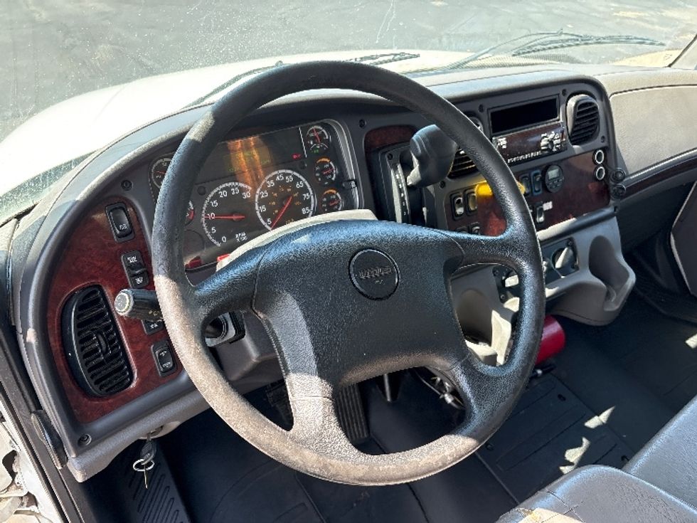 Medium Duty Box Truck-Light and Medium Duty Trucks-Freightliner-2019-M2-Phoenix-AZ-137,677\n\t\tmiles-$ 57,250 - Image 17