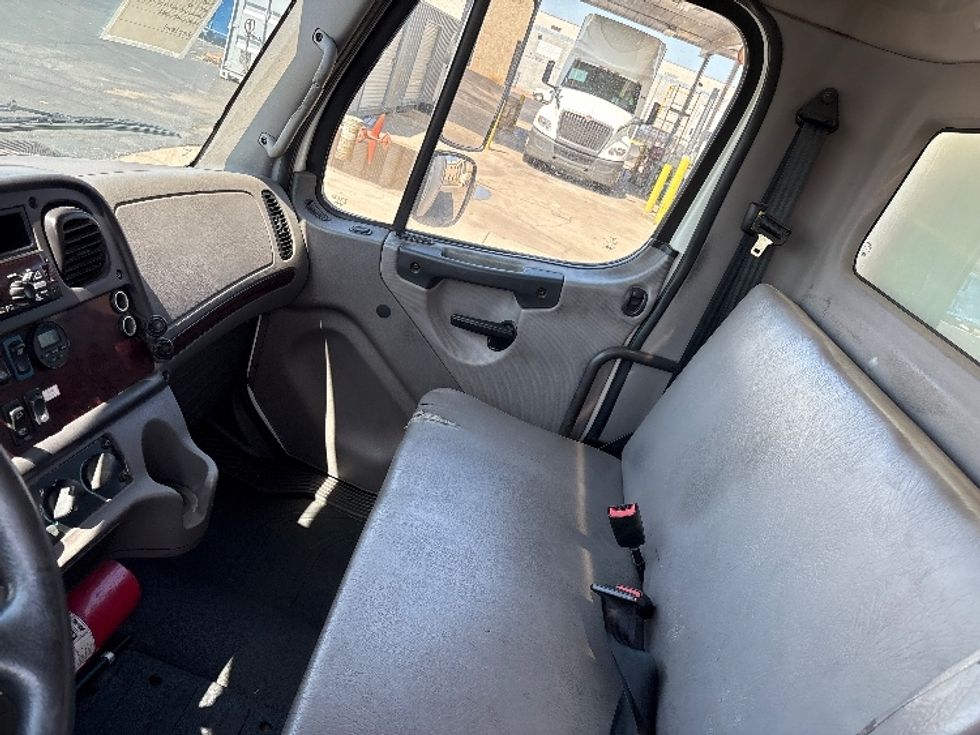 Medium Duty Box Truck-Light and Medium Duty Trucks-Freightliner-2019-M2-Phoenix-AZ-137,677\n\t\tmiles-$ 57,250 - Image 19