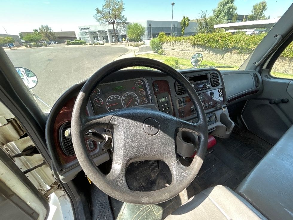 Medium Duty Box Truck-Light and Medium Duty Trucks-Freightliner-2019-M2-Phoenix-AZ-141,001\n\t\tmiles-$ 47,750 - Image 17