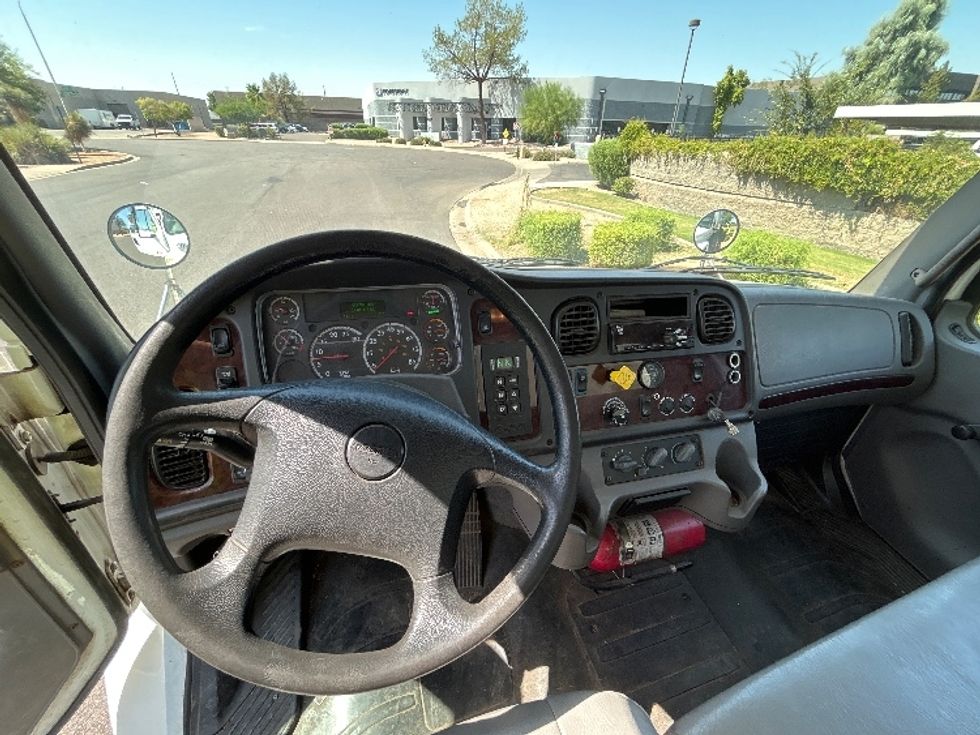 Medium Duty Box Truck-Light and Medium Duty Trucks-Freightliner-2019-M2-Phoenix-AZ-141,001\n\t\tmiles-$ 47,750 - Image 18