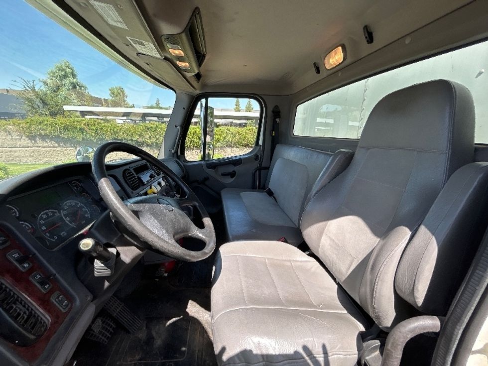 Medium Duty Box Truck-Light and Medium Duty Trucks-Freightliner-2019-M2-Phoenix-AZ-141,001\n\t\tmiles-$ 47,750 - Image 19
