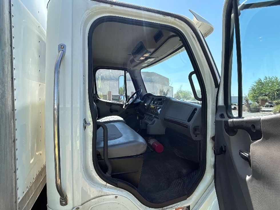 Medium Duty Box Truck-Light and Medium Duty Trucks-Freightliner-2019-M2-Phoenix-AZ-141,001\n\t\tmiles-$ 47,750 - Image 20