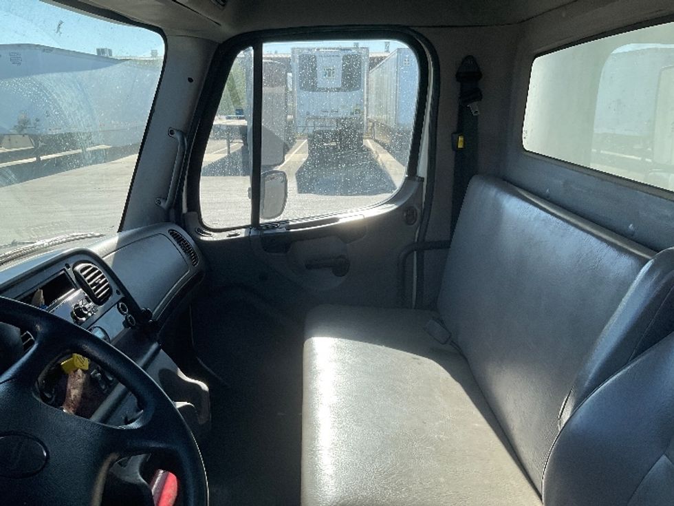 Medium Duty Box Truck-Light and Medium Duty Trucks-Freightliner-2019-M2-Phoenix-AZ-141,570\n\t\tmiles-$ 56,750 - Image 19