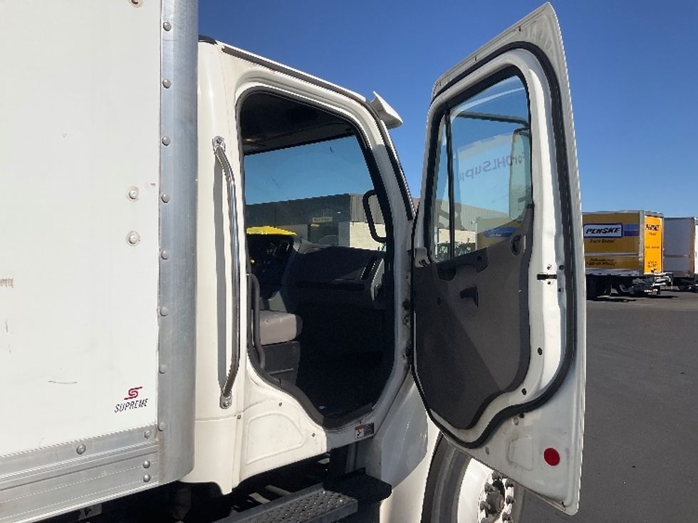 Medium Duty Box Truck-Light and Medium Duty Trucks-Freightliner-2019-M2-Phoenix-AZ-141,570\n\t\tmiles-$ 56,750 - Image 20