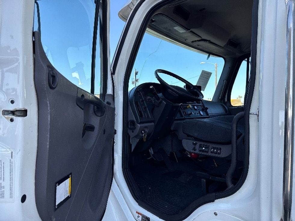 Medium Duty Box Truck-Light and Medium Duty Trucks-Freightliner-2019-M2-Phoenix-AZ-144,604\n\t\tmiles-$ 52,750 - Image 16