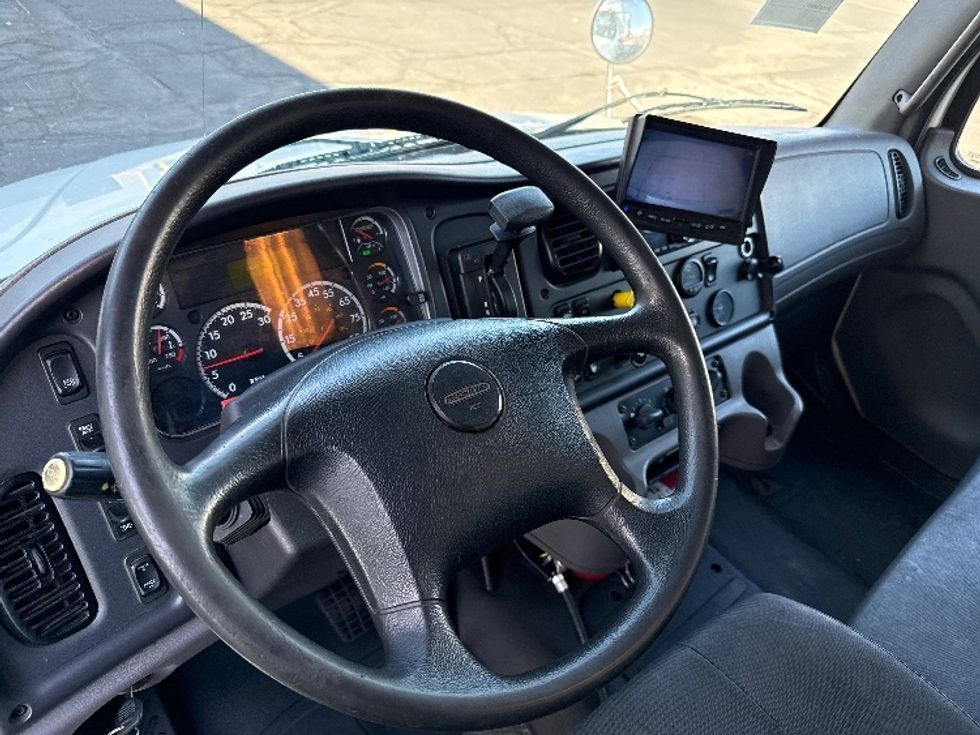 Medium Duty Box Truck-Light and Medium Duty Trucks-Freightliner-2019-M2-Phoenix-AZ-144,604\n\t\tmiles-$ 52,750 - Image 17