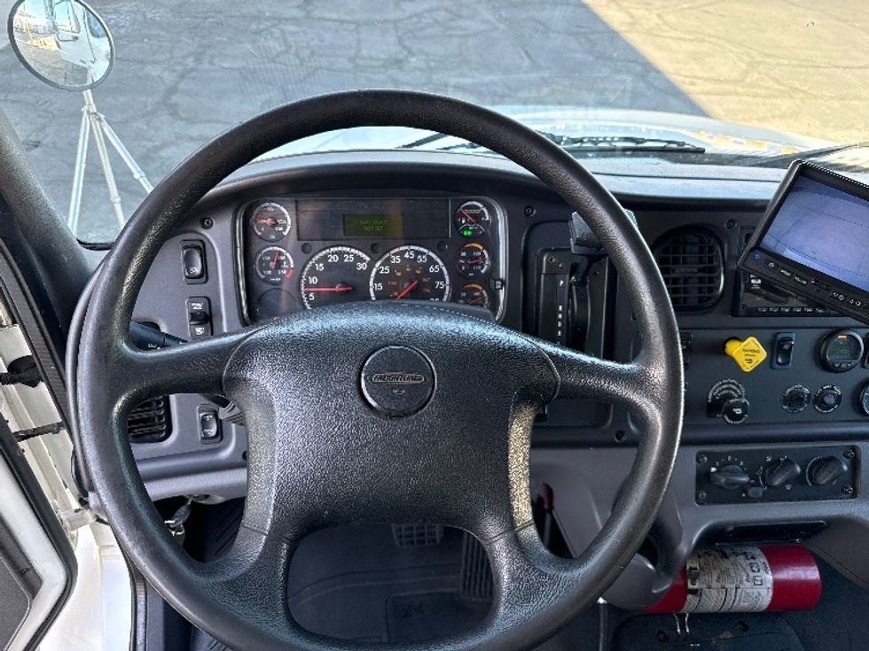 Medium Duty Box Truck-Light and Medium Duty Trucks-Freightliner-2019-M2-Phoenix-AZ-144,604\n\t\tmiles-$ 52,750 - Image 18
