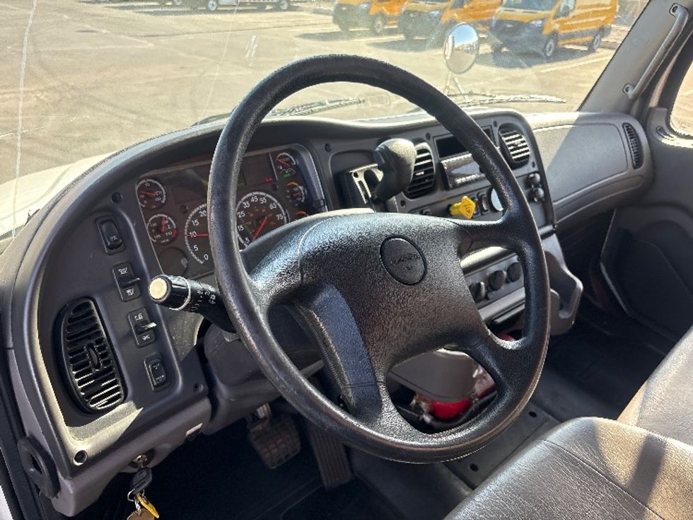 Medium Duty Box Truck-Light and Medium Duty Trucks-Freightliner-2019-M2-Phoenix-AZ-145,556\n\t\tmiles-$ 56,750 - Image 17