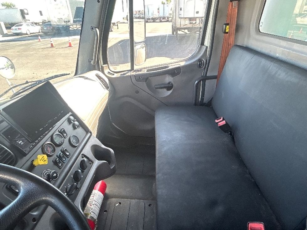Medium Duty Box Truck-Light and Medium Duty Trucks-Freightliner-2019-M2-Phoenix-AZ-148,519\n\t\tmiles-$ 52,750 - Image 18