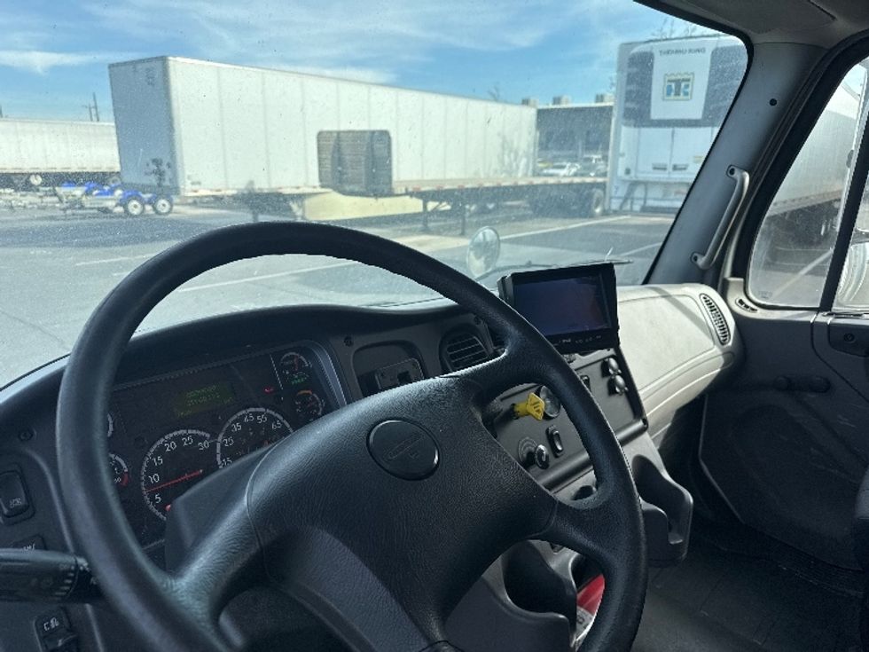 Medium Duty Box Truck-Light and Medium Duty Trucks-Freightliner-2019-M2-Phoenix-AZ-151,086\n\t\tmiles-$ 49,500 - Image 17