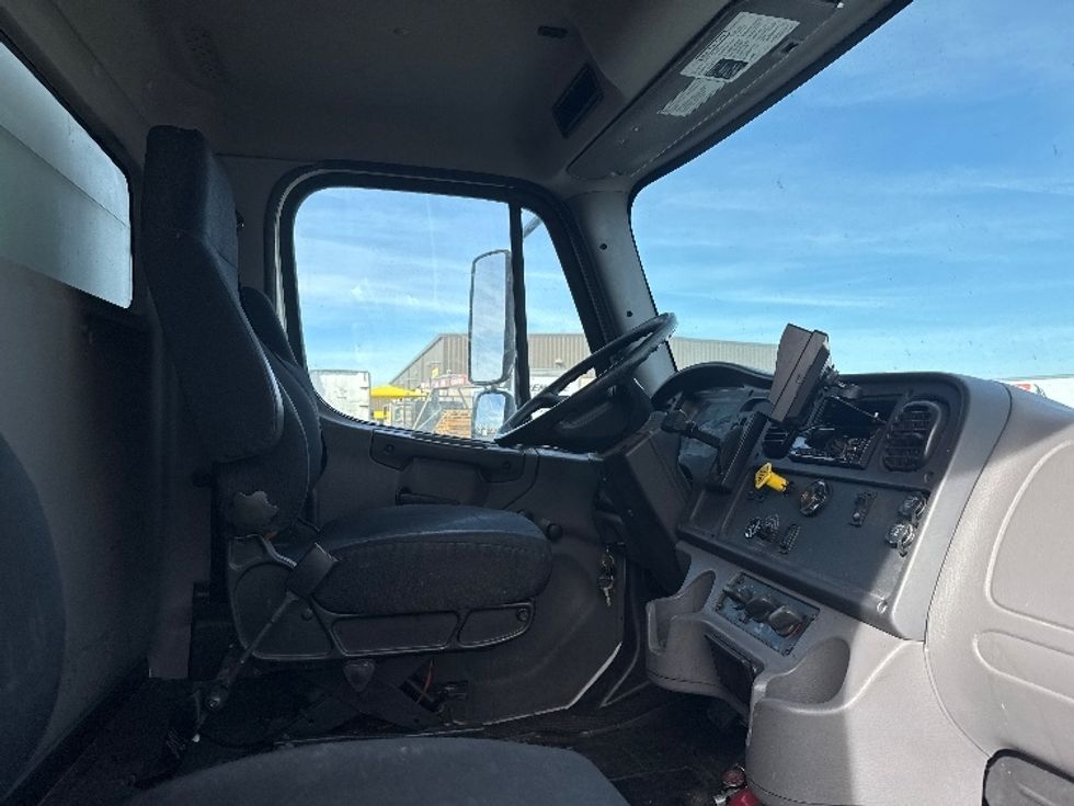 Medium Duty Box Truck-Light and Medium Duty Trucks-Freightliner-2019-M2-Phoenix-AZ-151,086\n\t\tmiles-$ 49,500 - Image 21