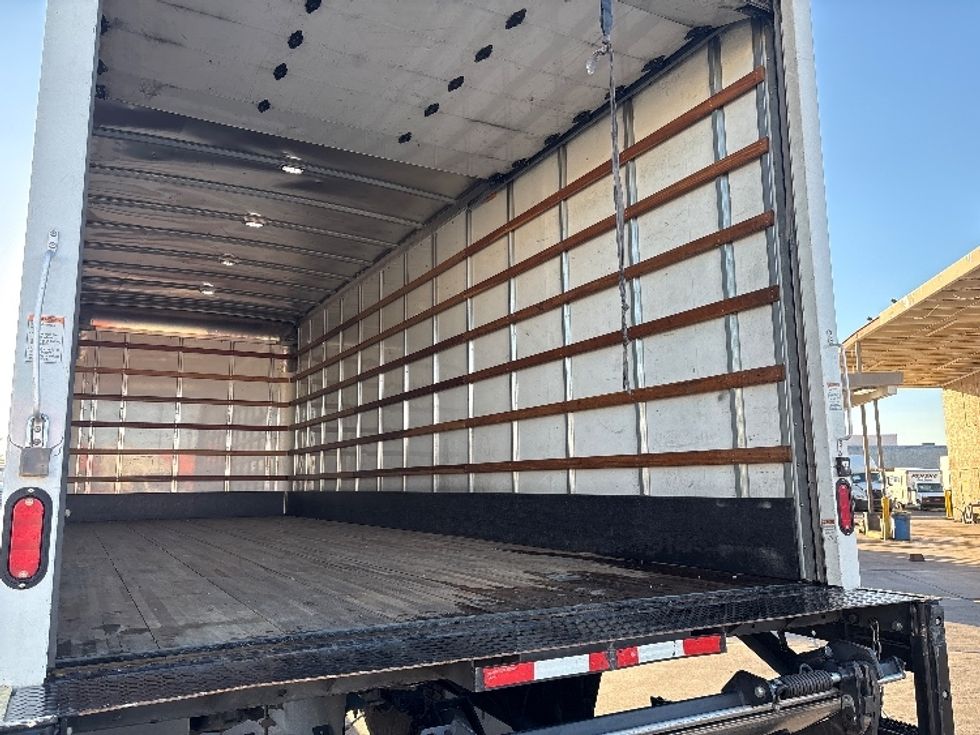 Medium Duty Box Truck-Light and Medium Duty Trucks-Freightliner-2019-M2-Phoenix-AZ-154,425\n\t\tmiles-$ 52,000 - Image 12