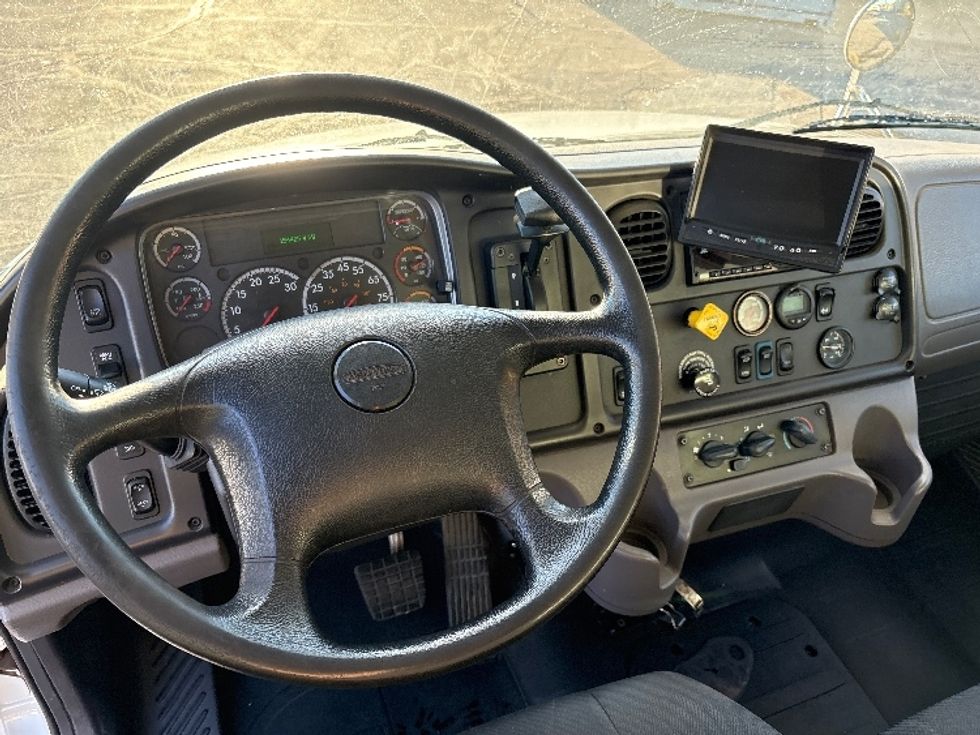 Medium Duty Box Truck-Light and Medium Duty Trucks-Freightliner-2019-M2-Phoenix-AZ-154,425\n\t\tmiles-$ 52,000 - Image 18
