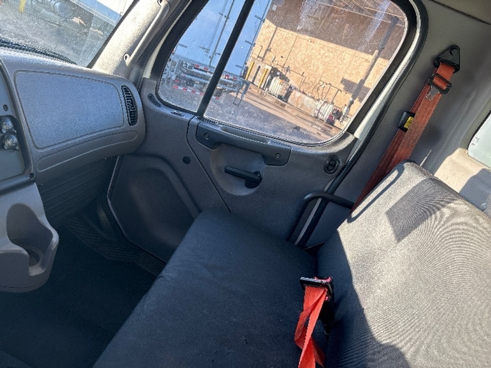 Medium Duty Box Truck-Light and Medium Duty Trucks-Freightliner-2019-M2-Phoenix-AZ-154,425\n\t\tmiles-$ 52,000 - Image 19