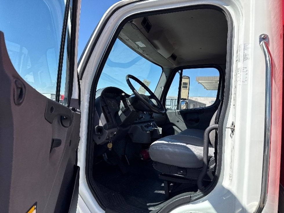Medium Duty Box Truck-Light and Medium Duty Trucks-Freightliner-2019-M2-Phoenix-AZ-155,881\n\t\tmiles-$ 55,750 - Image 16