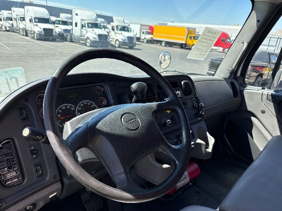 Medium Duty Box Truck-Light and Medium Duty Trucks-Freightliner-2019-M2-Phoenix-AZ-155,881\n\t\tmiles-$ 55,750 - Image 17