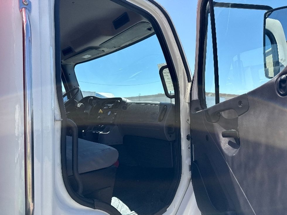 Medium Duty Box Truck-Light and Medium Duty Trucks-Freightliner-2019-M2-Phoenix-AZ-155,881\n\t\tmiles-$ 55,750 - Image 19