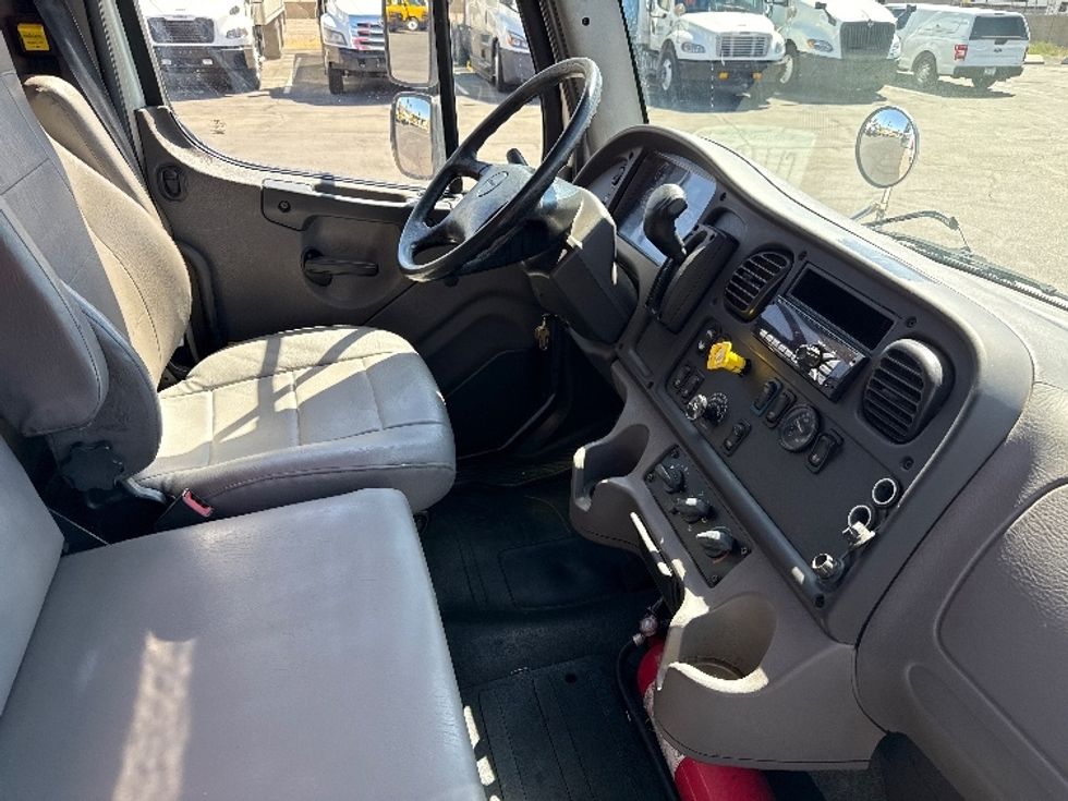 Medium Duty Box Truck-Light and Medium Duty Trucks-Freightliner-2019-M2-Phoenix-AZ-155,881\n\t\tmiles-$ 55,750 - Image 22