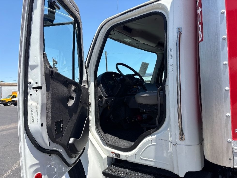 Medium Duty Box Truck-Light and Medium Duty Trucks-Freightliner-2019-M2-Phoenix-AZ-165,636\n\t\tmiles-$ 54,500 - Image 16