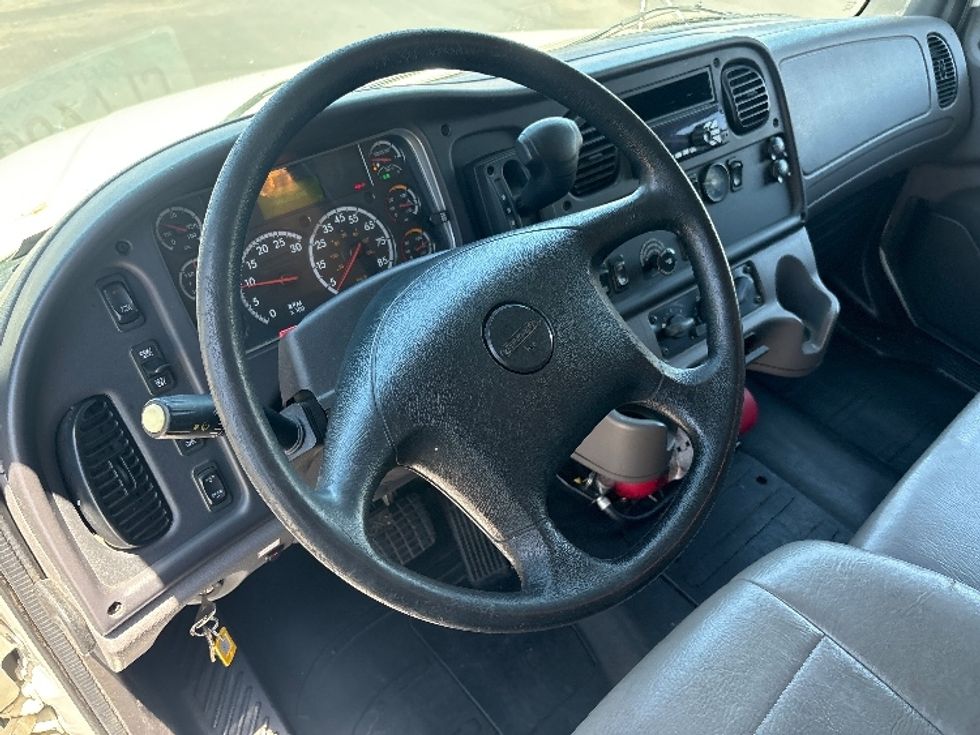 Medium Duty Box Truck-Light and Medium Duty Trucks-Freightliner-2019-M2-Phoenix-AZ-165,636\n\t\tmiles-$ 54,500 - Image 17