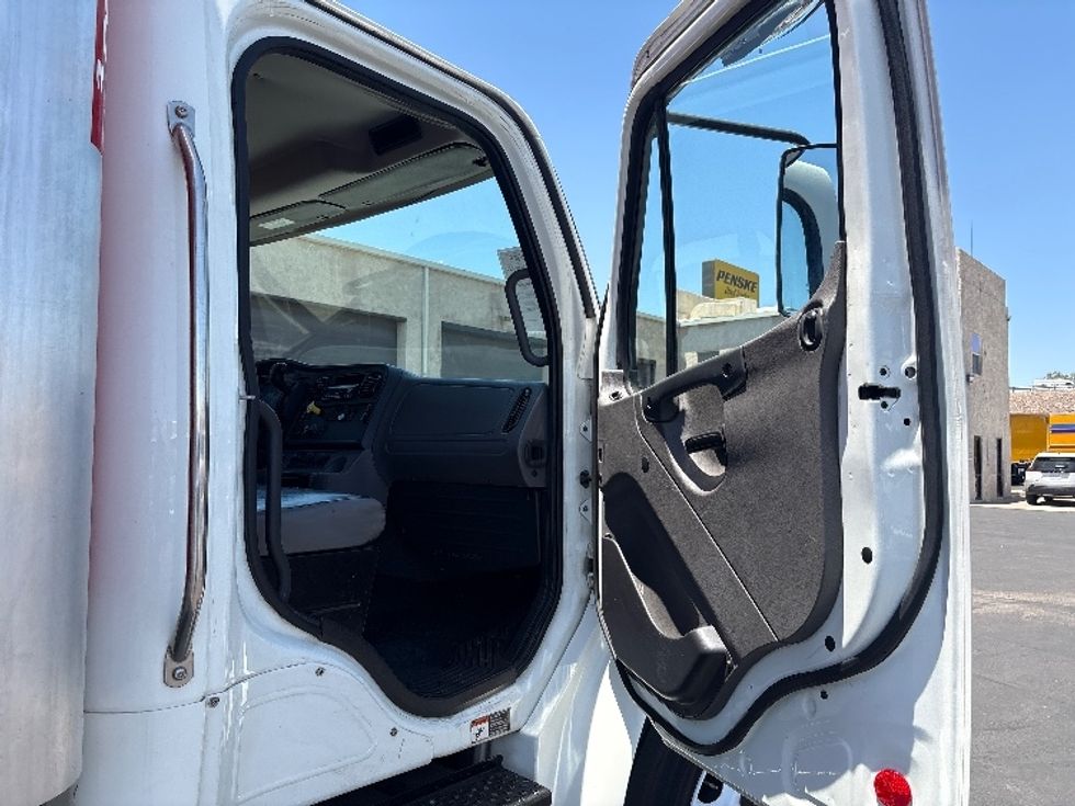 Medium Duty Box Truck-Light and Medium Duty Trucks-Freightliner-2019-M2-Phoenix-AZ-165,636\n\t\tmiles-$ 54,500 - Image 20
