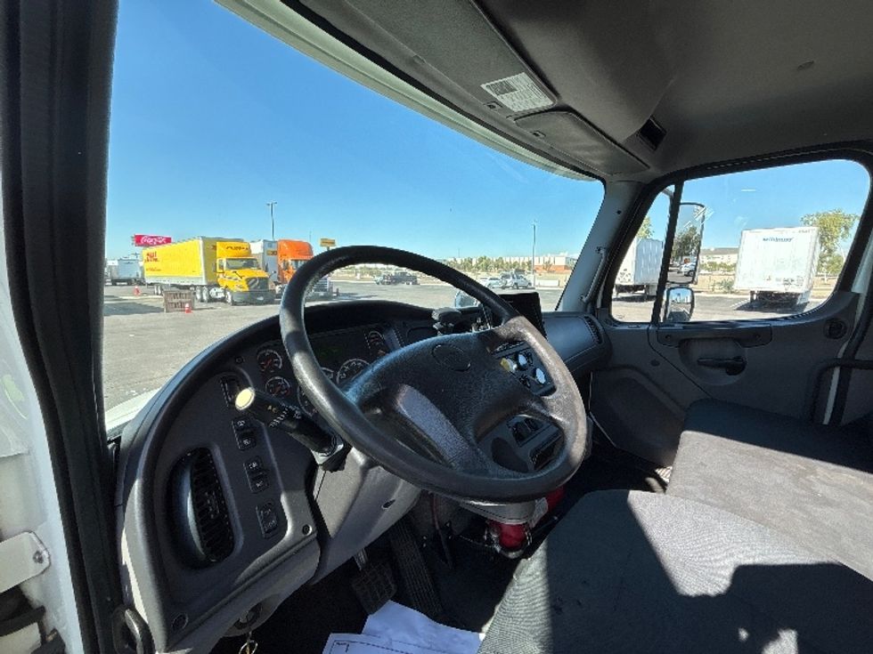 Medium Duty Box Truck-Light and Medium Duty Trucks-Freightliner-2019-M2-Phoenix-AZ-169,147\n\t\tmiles-$ 49,750 - Image 17
