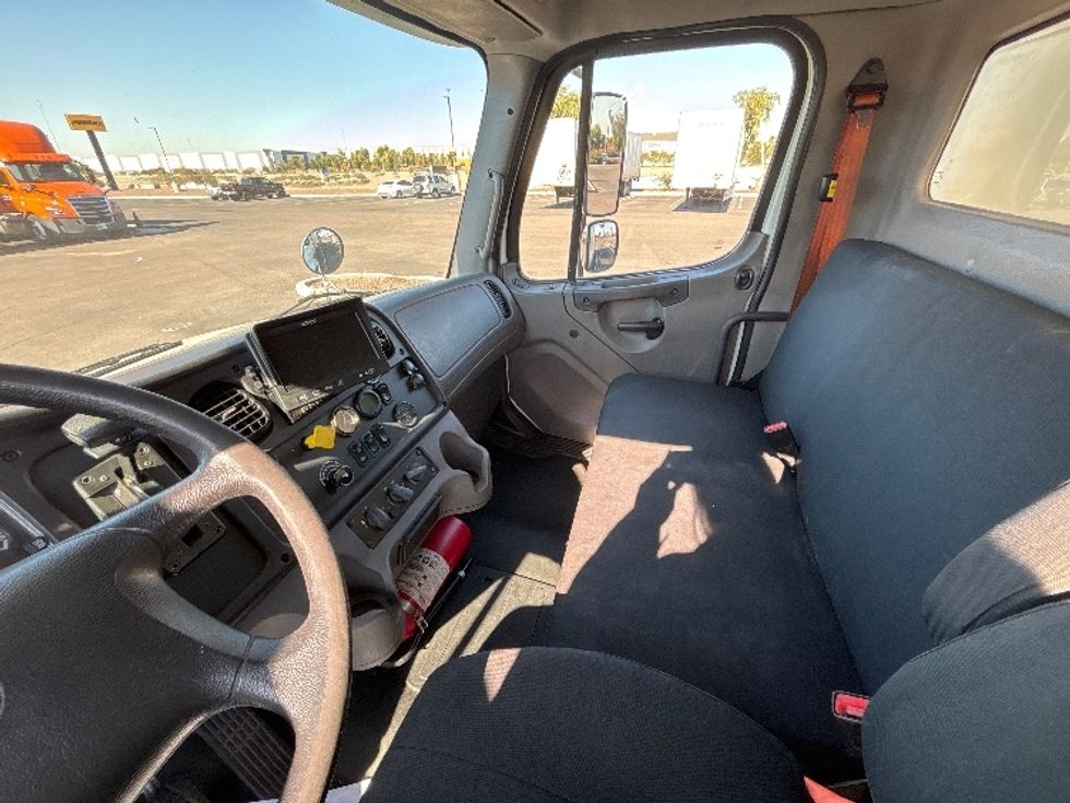 Medium Duty Box Truck-Light and Medium Duty Trucks-Freightliner-2019-M2-Phoenix-AZ-169,147\n\t\tmiles-$ 49,750 - Image 20