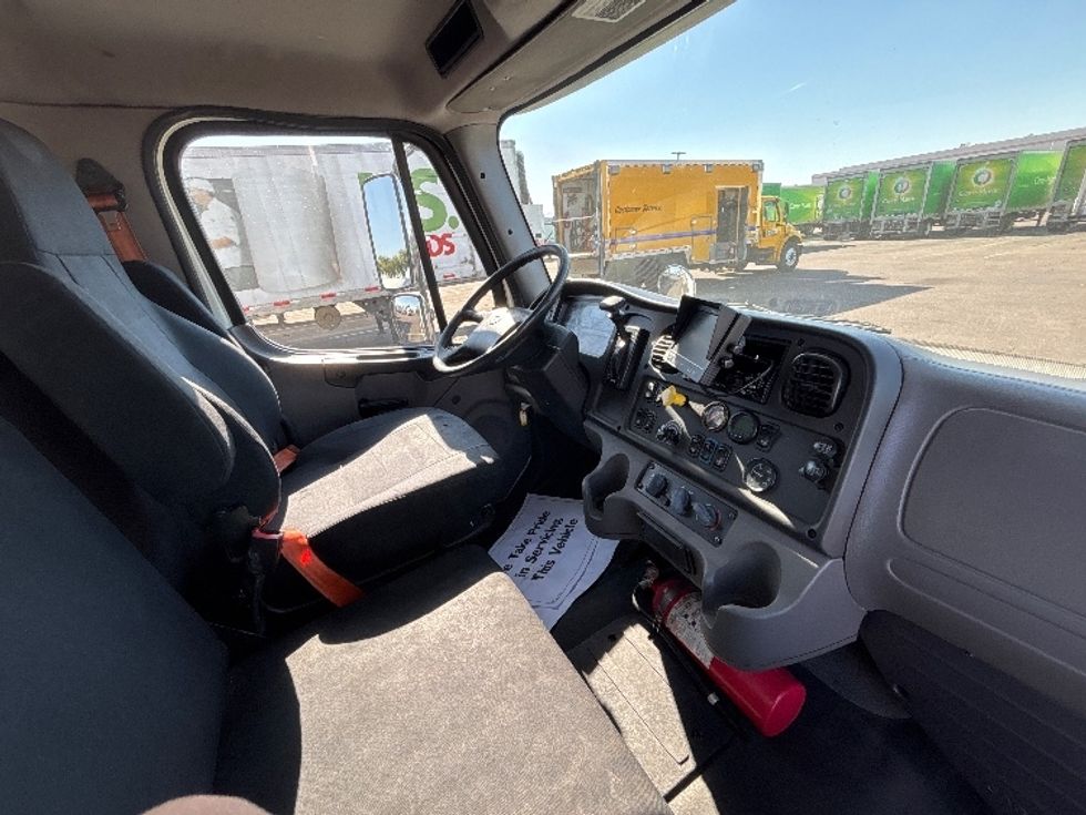 Medium Duty Box Truck-Light and Medium Duty Trucks-Freightliner-2019-M2-Phoenix-AZ-169,147\n\t\tmiles-$ 49,750 - Image 23