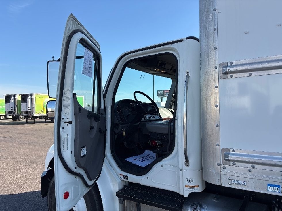 Medium Duty Box Truck-Light and Medium Duty Trucks-Freightliner-2019-M2-Phoenix-AZ-195,879\n\t\tmiles-$ 49,000 - Image 16