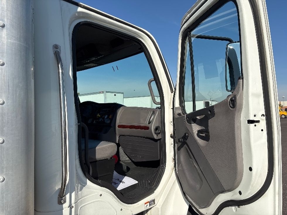 Medium Duty Box Truck-Light and Medium Duty Trucks-Freightliner-2019-M2-Phoenix-AZ-195,879\n\t\tmiles-$ 49,000 - Image 20