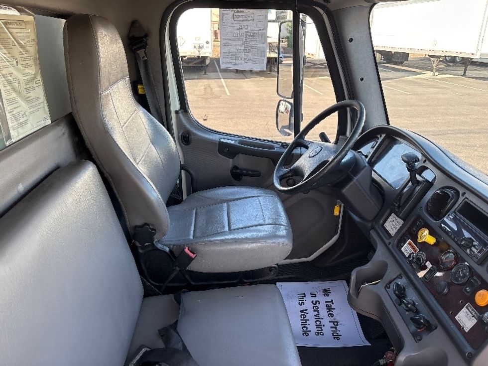 Medium Duty Box Truck-Light and Medium Duty Trucks-Freightliner-2019-M2-Phoenix-AZ-195,879\n\t\tmiles-$ 49,000 - Image 22