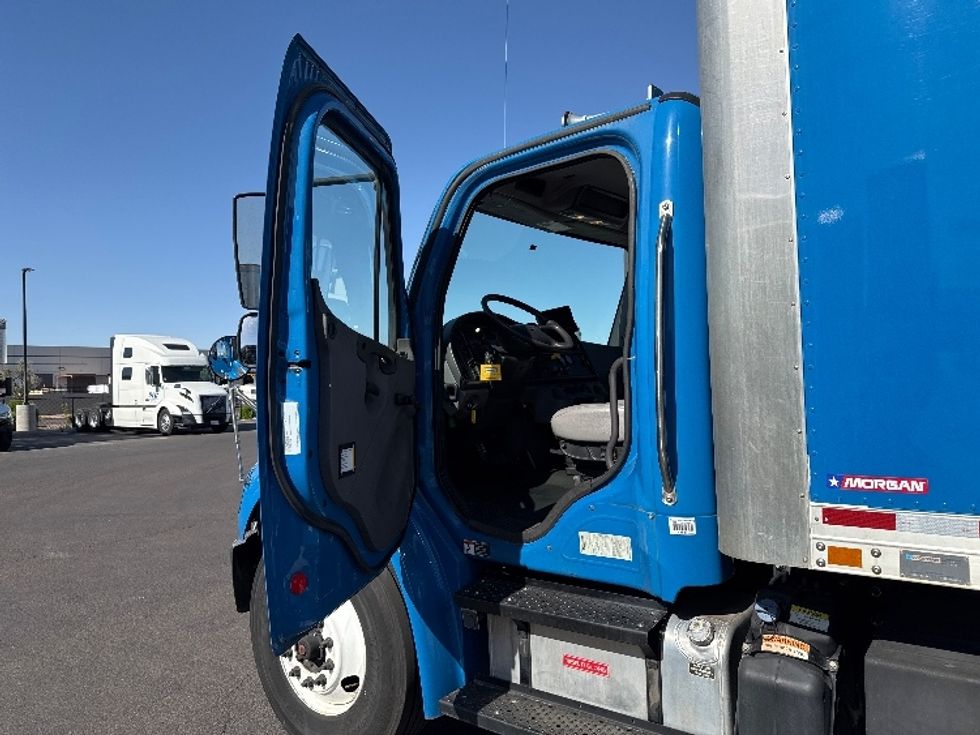 Medium Duty Box Truck-Light and Medium Duty Trucks-Freightliner-2019-M2-Phoenix-AZ-223,665\n\t\tmiles-$ 45,250 - Image 16