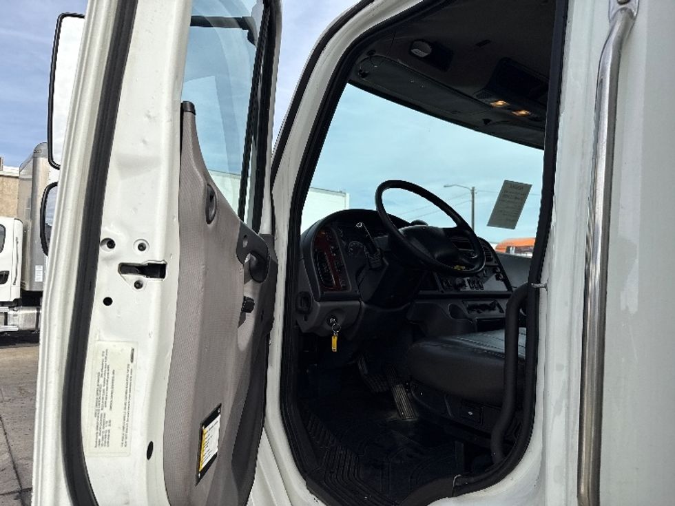 Medium Duty Box Truck-Light and Medium Duty Trucks-Freightliner-2019-M2-Phoenix-AZ-232,246\n\t\tmiles-$ 39,500 - Image 16